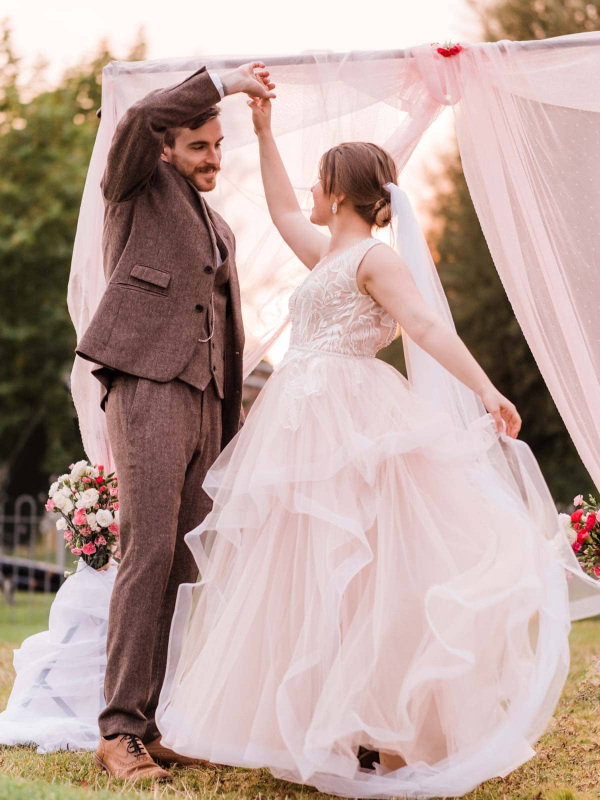 Outdoor wedding photoshoot, bride and groom first dance, Birmingham Wedding photographer 