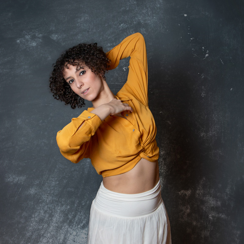 Learn how to take dance photos in small space - Anastasia Jobson Photography 