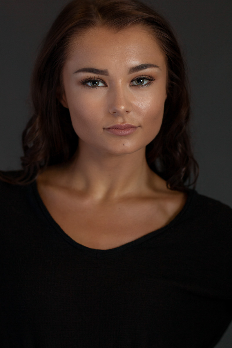 What to wear for actor headshots Anastasia Jobson