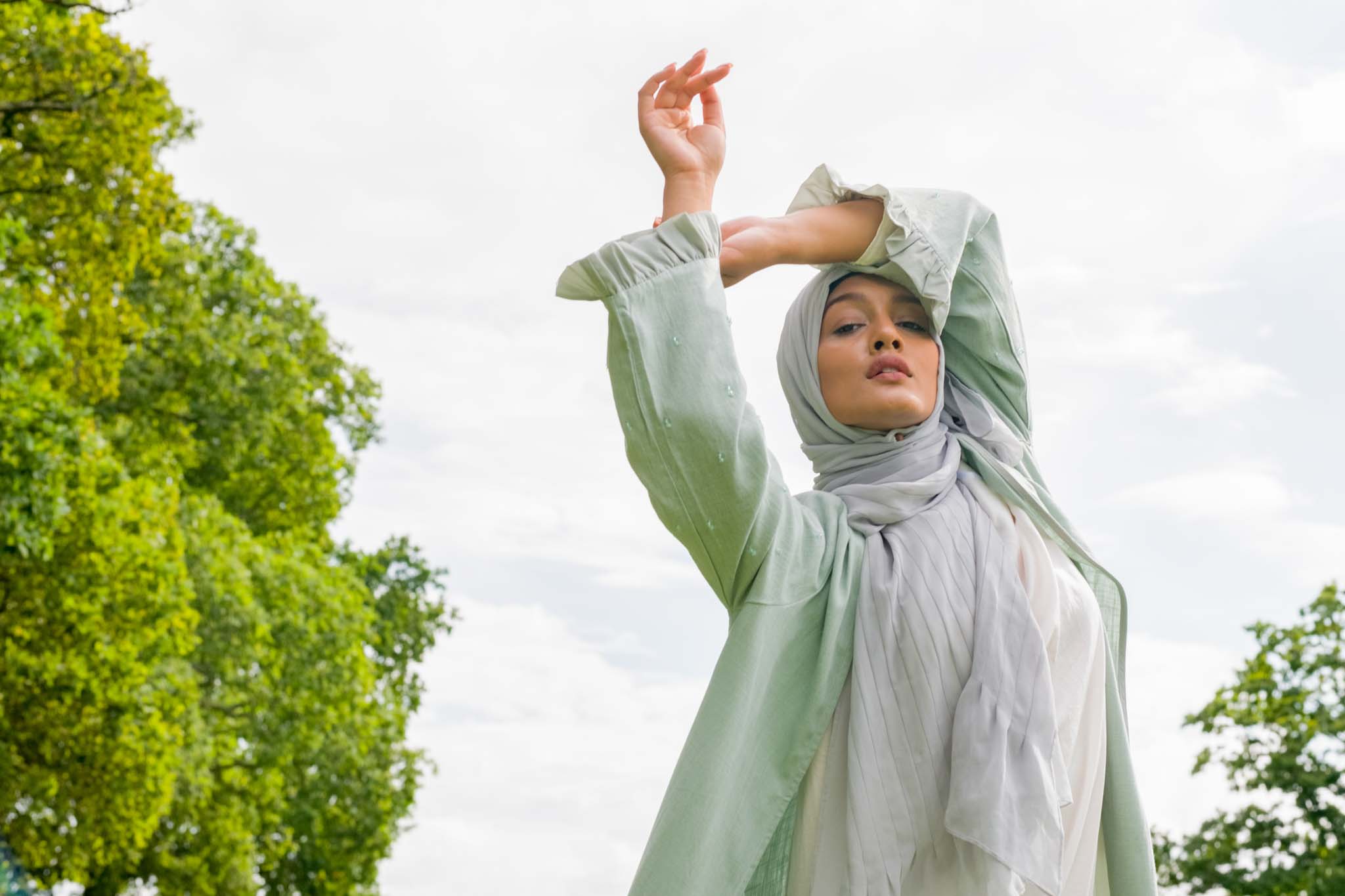 women abaya dress, e-commerce fashion photography
